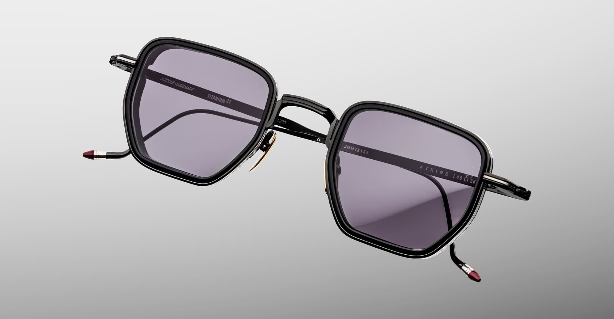 Ottica Mondello Roma - Jacques Marie Mage - JMMTK-19J - ATKINS - CORBEAU - Titanio - Forma squadrata - Nero - OCCHIALI - OCCHIALI DA SOLE - Unisex, Uomo, Donna - Lenti grigie - Prodotto in Giappone