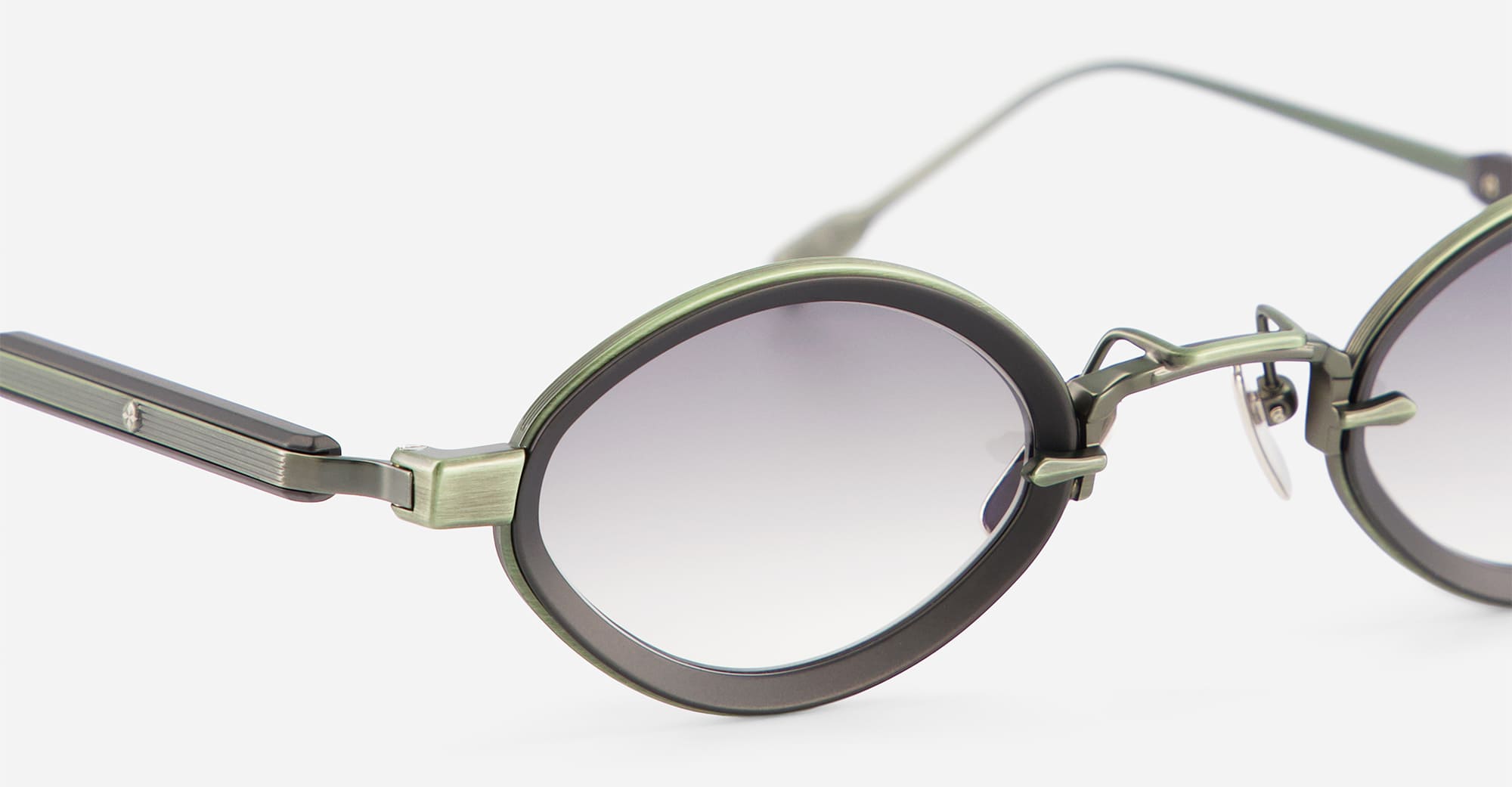 Ottica Mondello Roma - Sato - Talita-MG-B-1 - TALITA - MATT GREEN / MATT BLACK - Acetate, titanium - shape Oval - grey, black - EYEWEAR - SUNGLASSES - Unisex,Uomo,Donna,Women,Men - lens Gradient green - Made In Japan