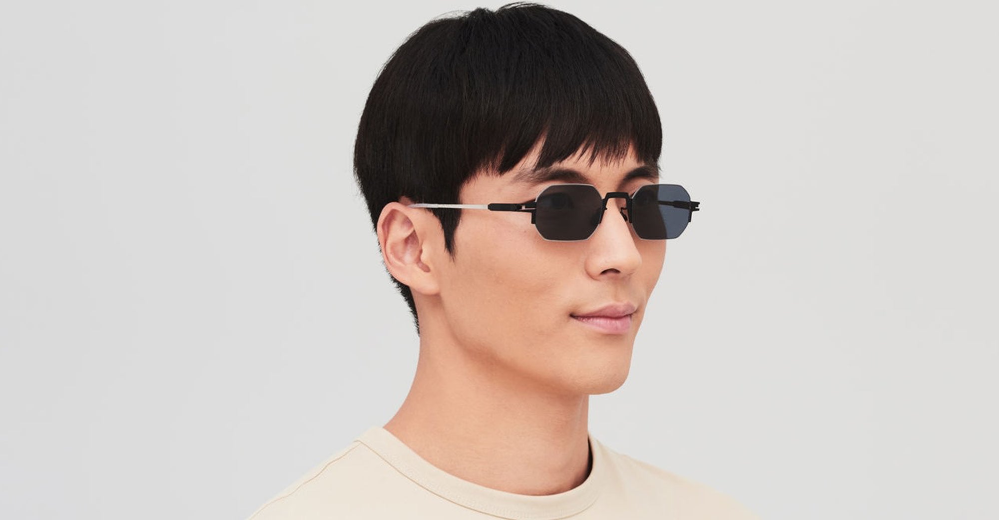 Ottica Mondello Roma - Mykita - 10091619 - STUDIO15.1 Black / Glossy Gold / Light gold Lens - stainless steel - shape  - Black, gold - EYEWEAR - SUNGLASSES - Unisex,Uomo,Donna,Women,Men - lens  - Made In Germany