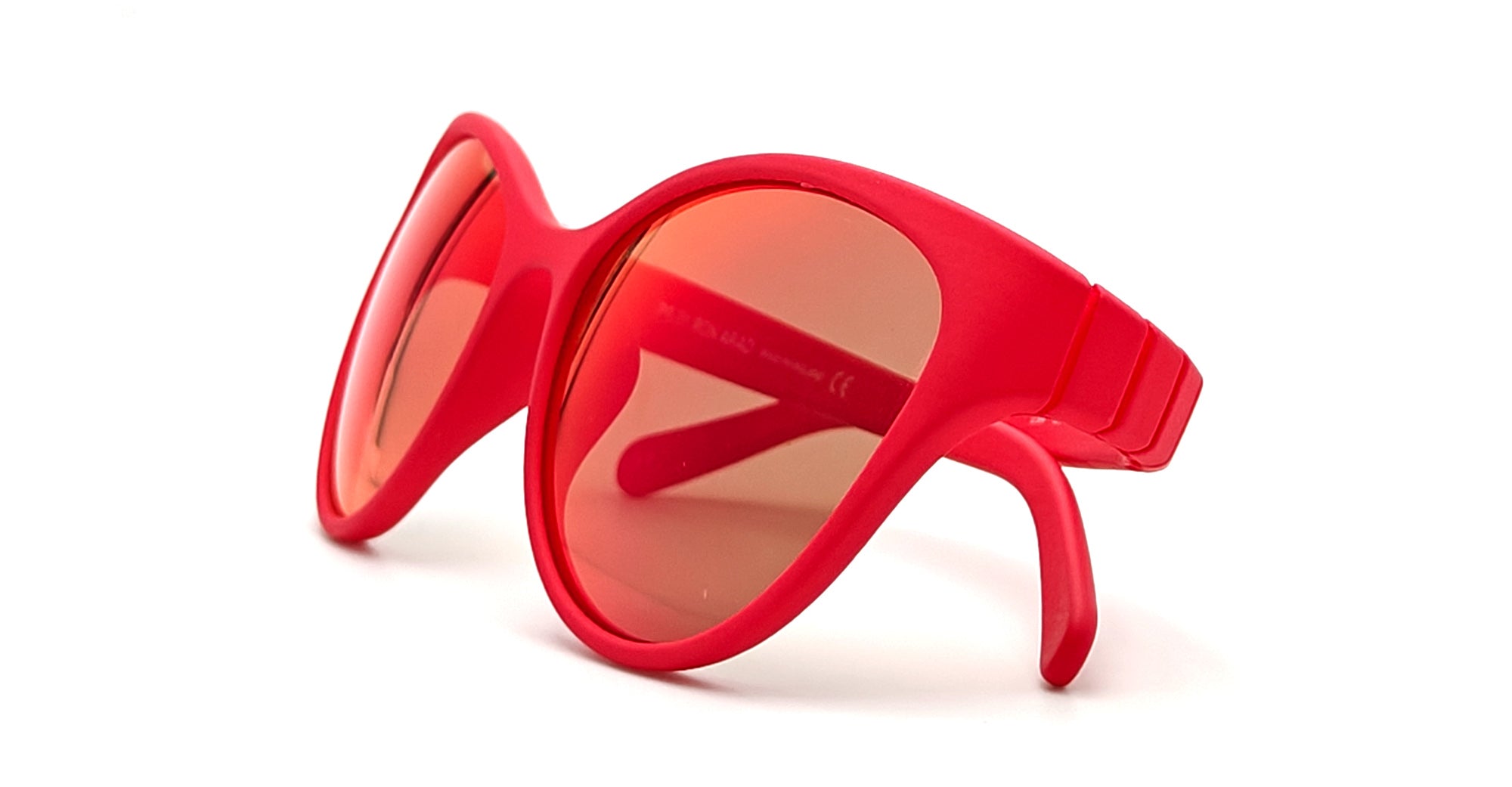 D304r13 - red
