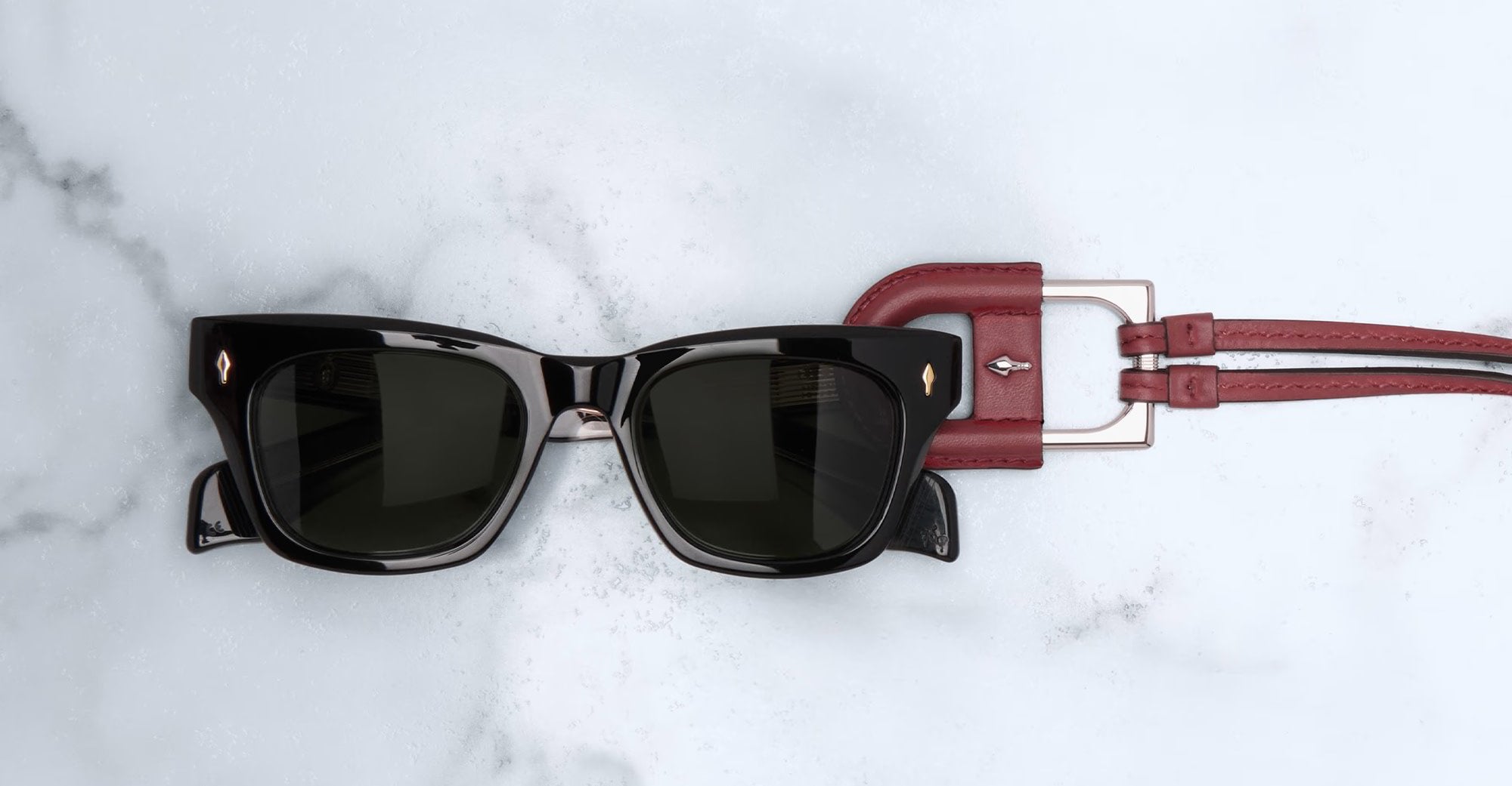 Ottica Mondello Roma - Jacques Marie Mage - JMMOVP-7L01 - JMM EYEWEAR NECKLACE - BOLIN - BORDEAUX EMPIRE - Leather - shape Necklace - burgundy - ACCESSORI - ACCESSORIES - Unisex,Uomo,Donna,Women,Men - lens Clear - Made In Italy