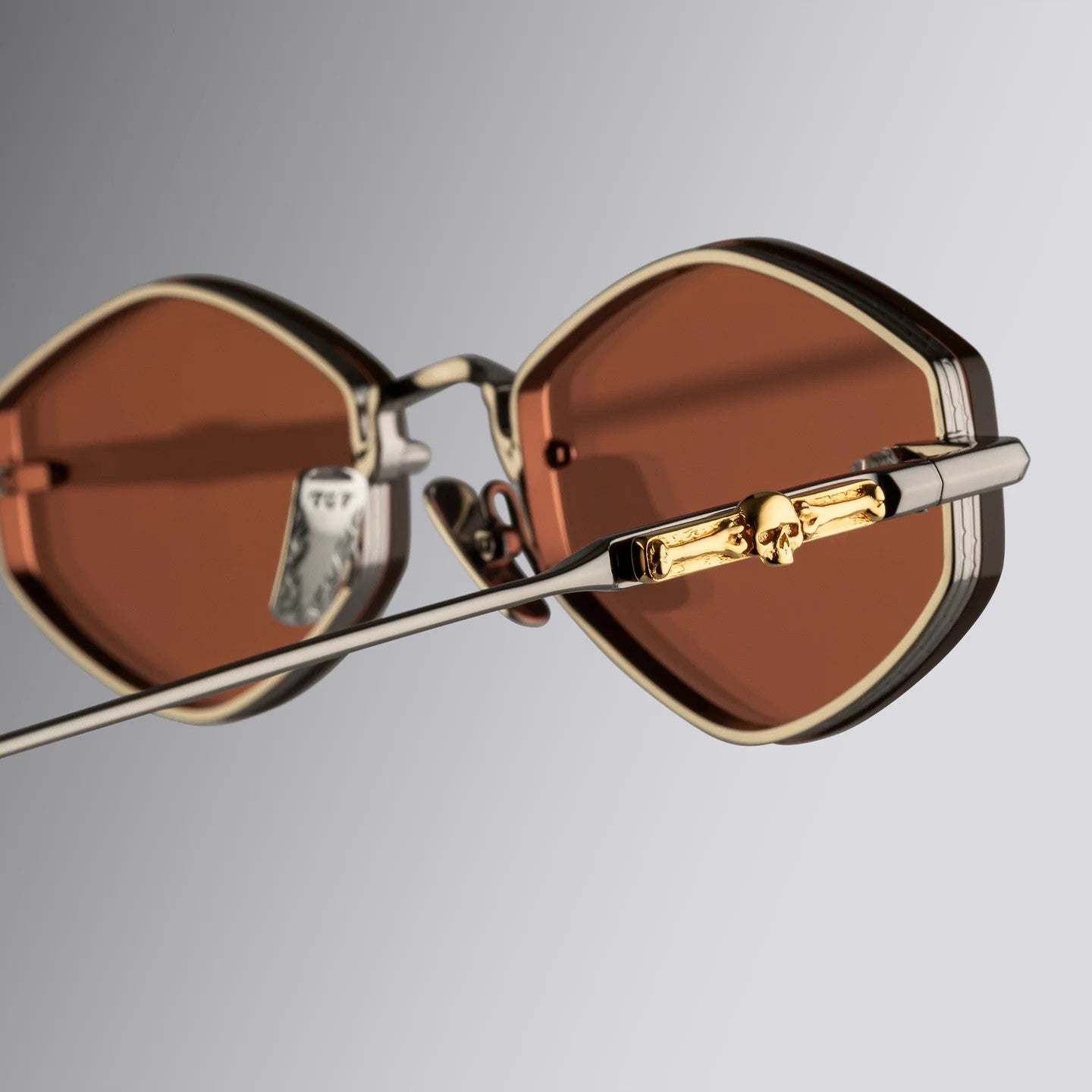 Ottica Mondello Roma - Cutler and Gross - GFSN-030-53-03 - THE GREAT FROG - CAROL - GUNMETAL / GOLD - Titanium - shape Diamond - gold, grey - EYEWEAR - SUNGLASSES - Unisex,Uomo,Donna,Women,Men - lens Brown - Made In Japan