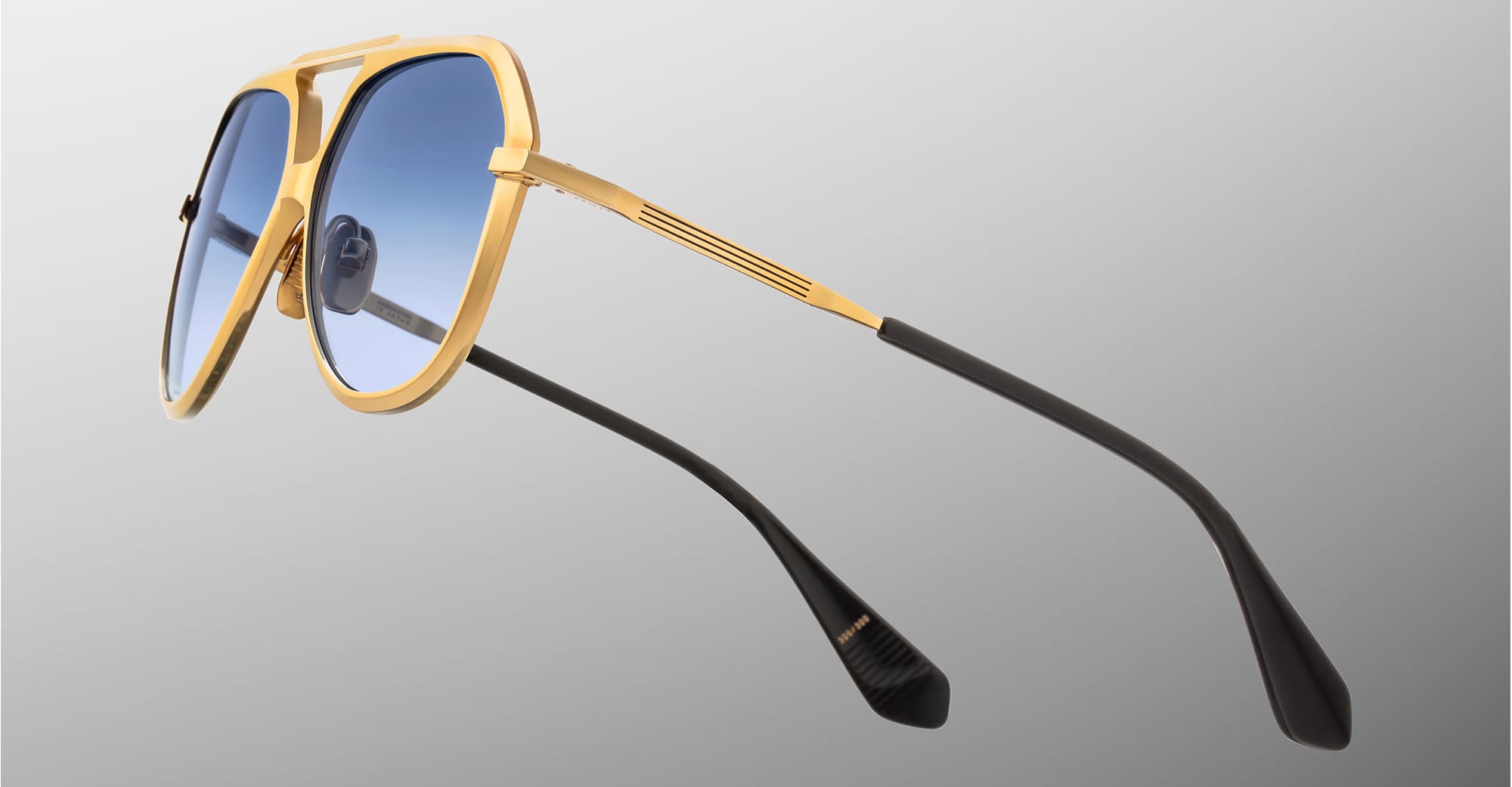 Ottica Mondello Roma - Jacques Marie Mage - JMMFW-L2 - MAXIME - MANHATTAN - Acetate, titanium - shape Navigator - gold, black - EYEWEAR - SUNGLASSES - Unisex,Uomo,Donna,Women,Men - lens Gradient blue - Made In Japan
