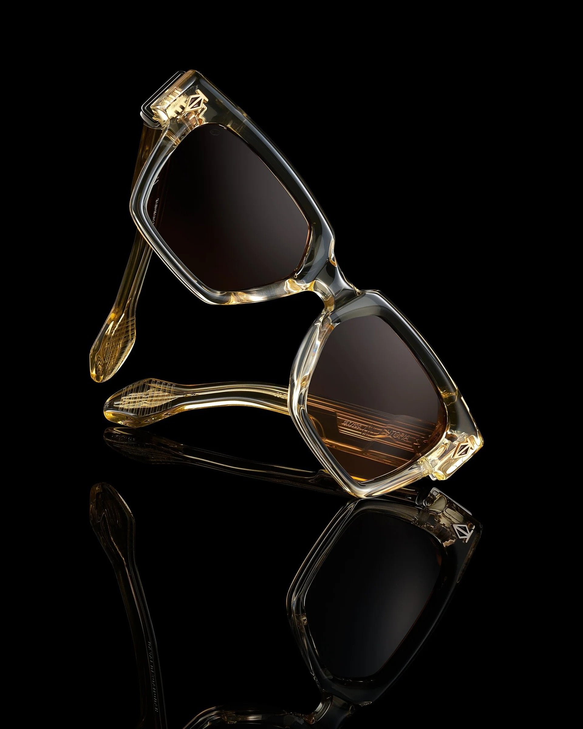 Ottica Mondello Roma - T HENRI - UAC - UTOPIA - CHAMPAGNE - Acetate - shape Squared - Champagne - EYEWEAR - SUNGLASSES - Unisex,Uomo,Donna,Women,Men - lens Gradient brown - Made In Japan