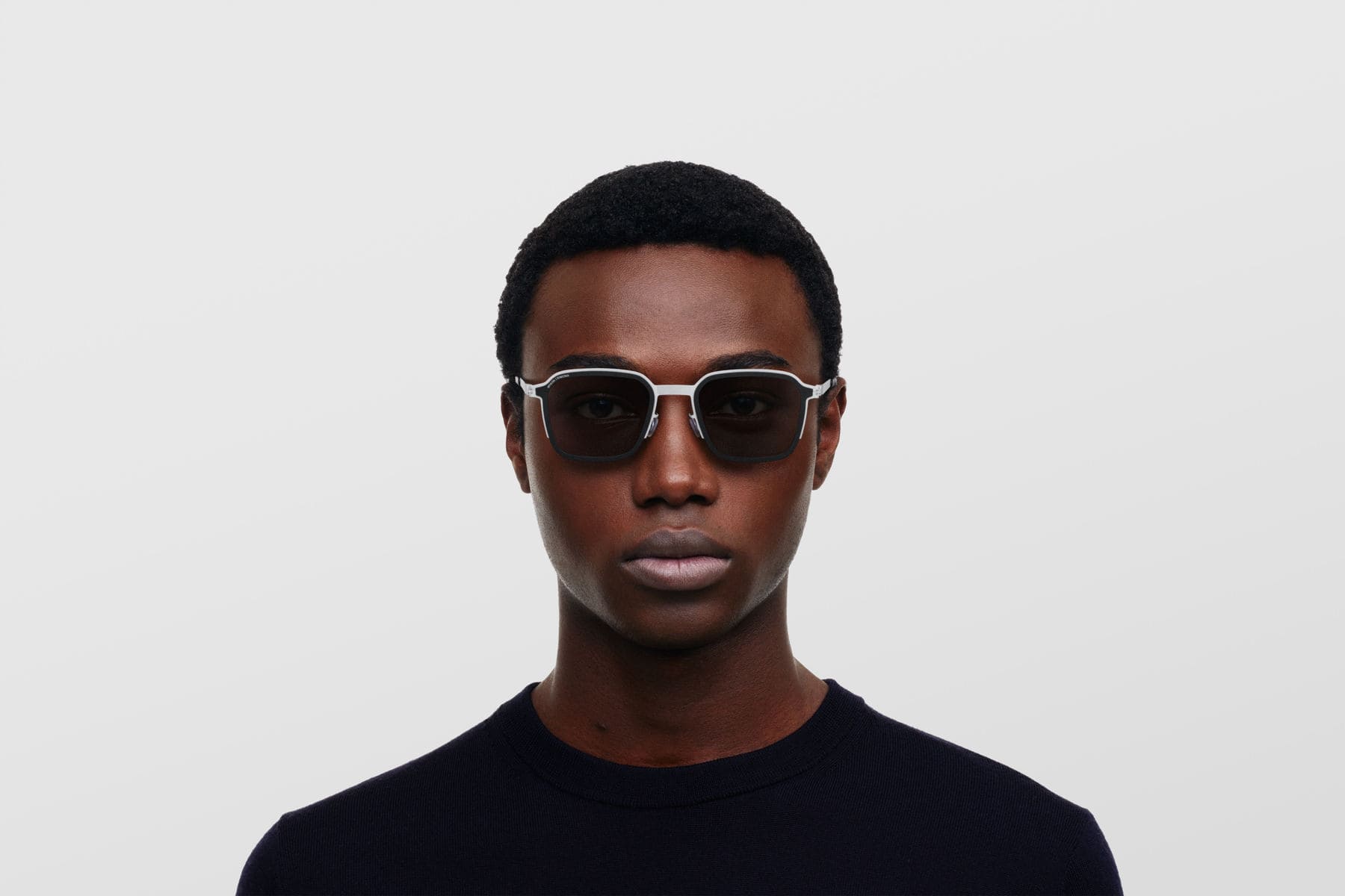 Mykita Mr002 al1 - white silver / black / coolgrey lens – Mondello