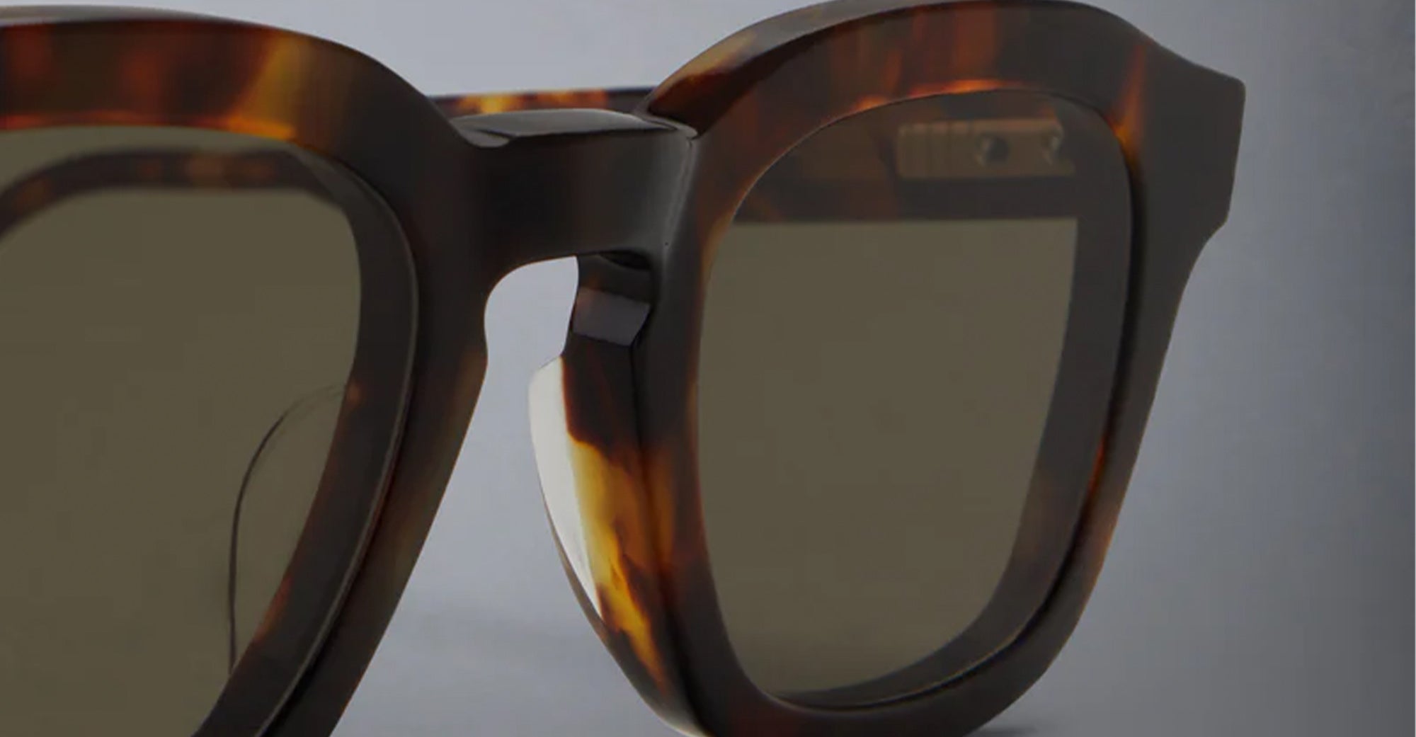 Ottica Mondello Roma - Thom Browne - UES412A-G0002-205-48 - RECTANGULAR - DARK BROWN - Acetate - shape Rectangular - brown - EYEWEAR - SUNGLASSES - Uomo,Men - lens Green - Made In Japan