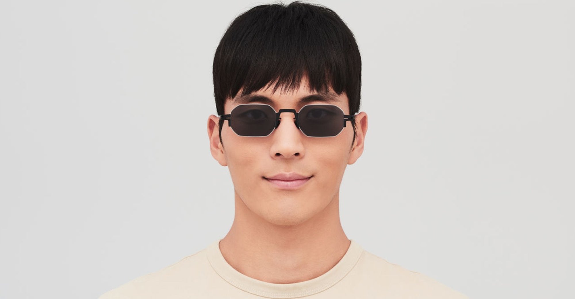 Ottica Mondello Roma - Mykita - 10091619 - STUDIO15.1 Black / Glossy Gold / Light gold Lens - stainless steel - shape  - Black, gold - EYEWEAR - SUNGLASSES - Unisex,Uomo,Donna,Women,Men - lens  - Made In Germany
