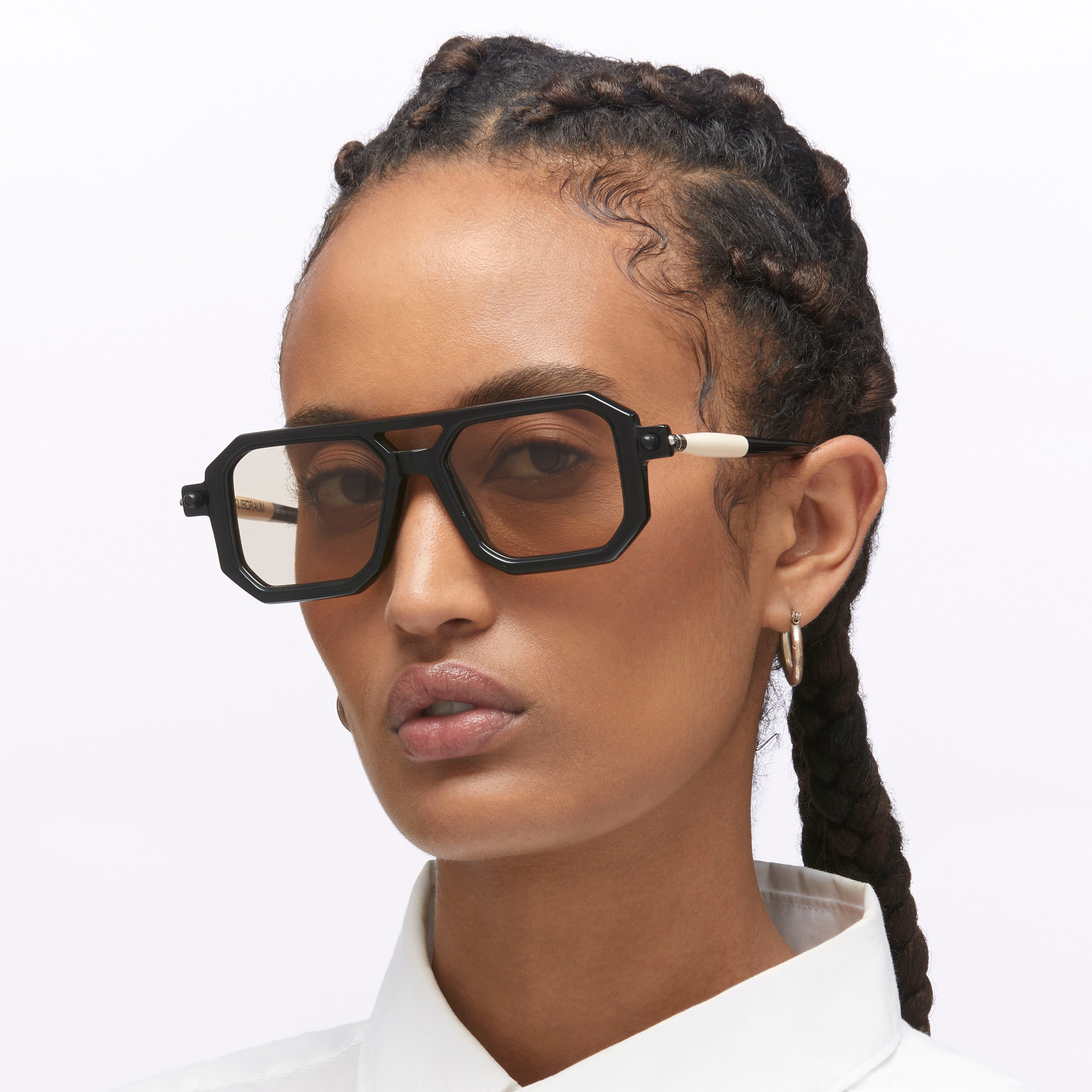 Ottica Mondello Roma - Kuboraum - KRS0P8BYB000002M - MASK P8 - BLACK / IVORY - Acetate - shape Navigator - black, ivory - EYEWEAR - SUNGLASSES - Unisex,Uomo,Donna,Women,Men - lens light brown - Made In Italy