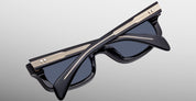 Ottica Mondello Roma - Jacques Marie Mage - JMMIT-A8 - INITIALS - LACQUER - Acetato - Forma rettangolare - Blu - OCCHIALI - OCCHIALI DA SOLE - Unisex, Uomo, Donna - Lenti blu - Prodotto in Giappone